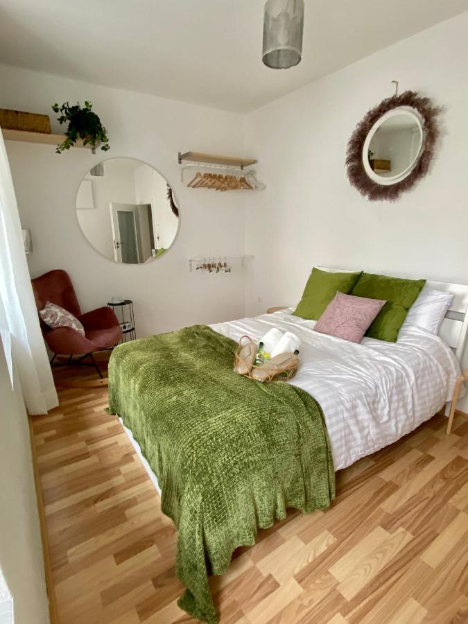 Stay In Aux, Feel At Home ! 2 Room Apartment Central Incl All You Need For 4 Person, 24H Check In, Pkw Parking Only Аугсбург Экстерьер фото