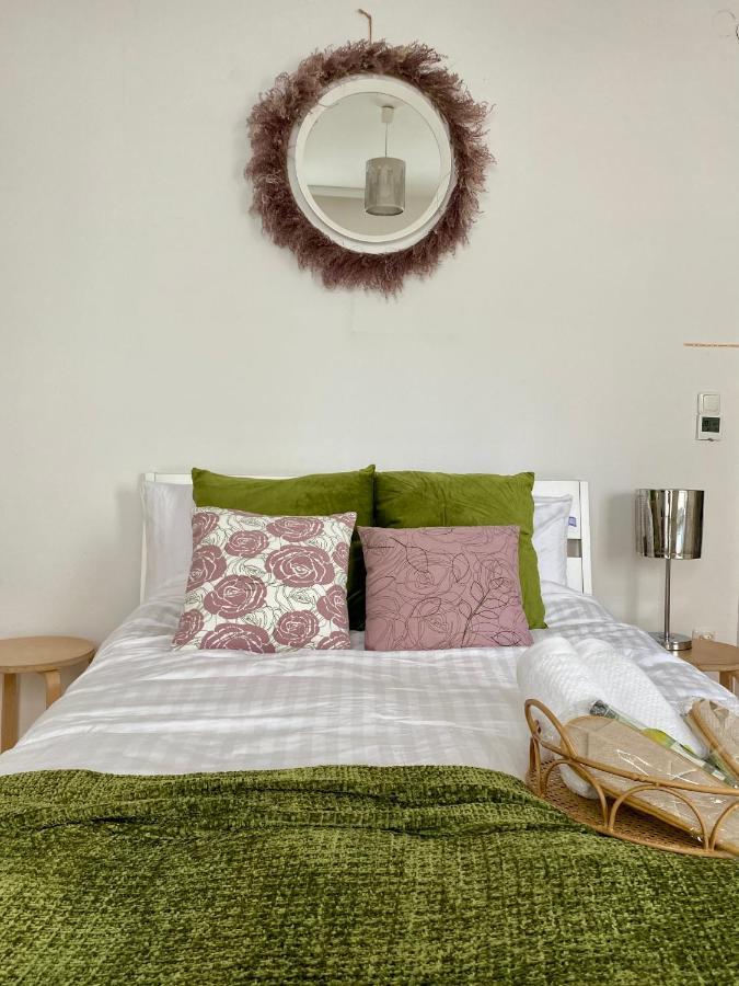 Stay In Aux, Feel At Home ! 2 Room Apartment Central Incl All You Need For 4 Person, 24H Check In, Pkw Parking Only Аугсбург Экстерьер фото